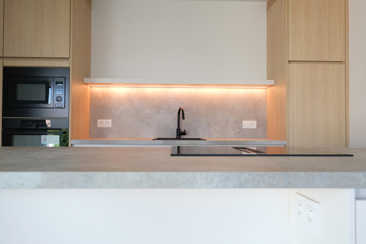 Centraal gelegen, lichtrijk nieuwbouwappartement 