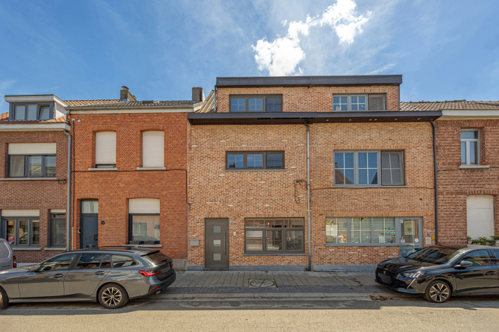 Uitstekend gelegen, ruime woning met zonnige tuin