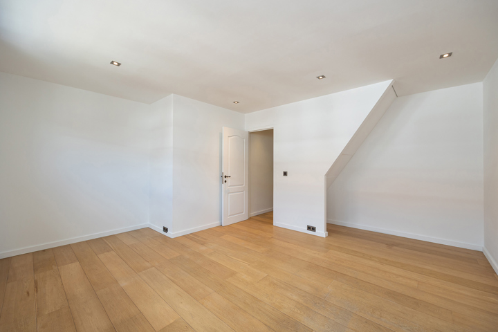 Uitstekend gelegen, ruime woning met zonnige tuin