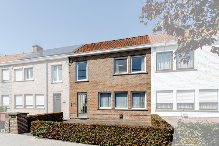 Rustig gelegen woning met tuin en achterliggende garage