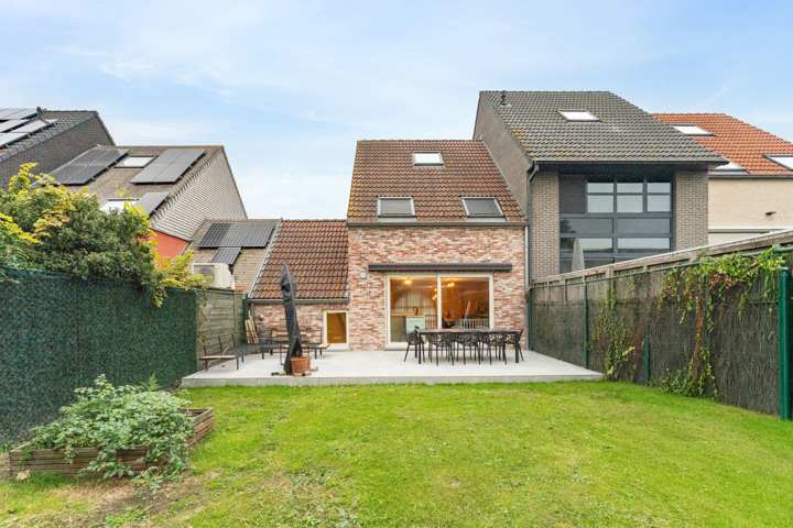 Instapklare woning met 4 slpk, garage en tuin