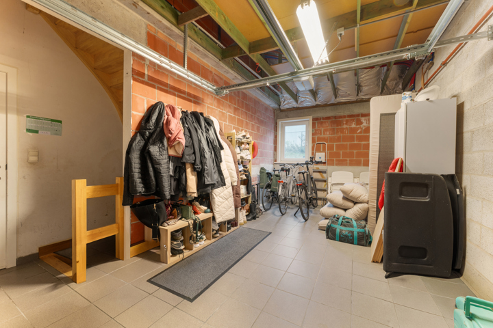 Instapklare woning met 4 slpk, garage en tuin