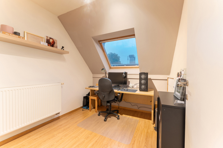 Instapklare woning met 4 slpk, garage en tuin