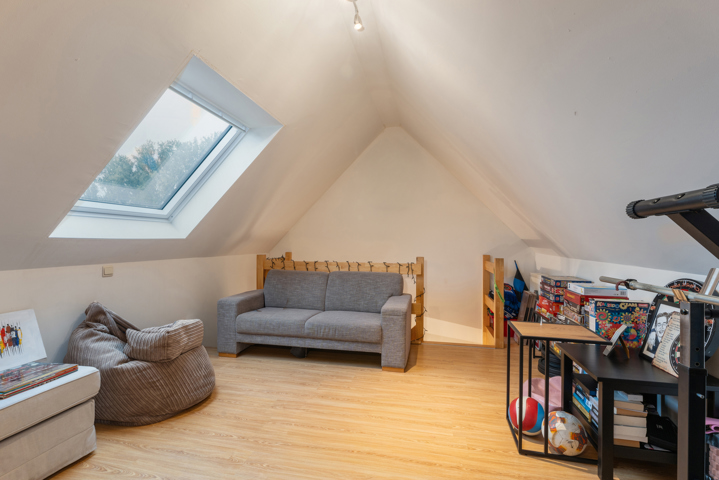 Instapklare woning met 4 slpk, garage en tuin