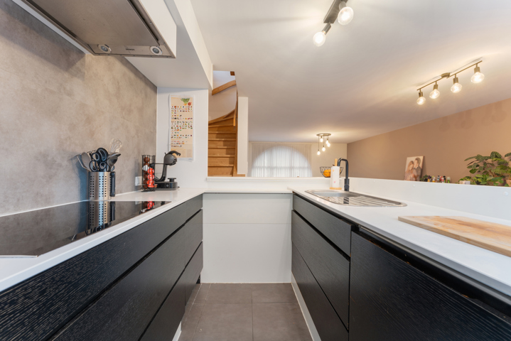 Instapklare woning met 4 slpk, garage en tuin