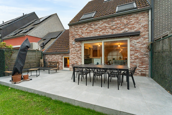 Instapklare woning met 4 slpk, garage en tuin