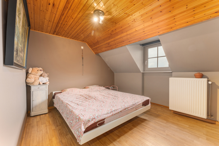 Landhuis met magazijnen, idyllisch gelegen op 5.388 m²