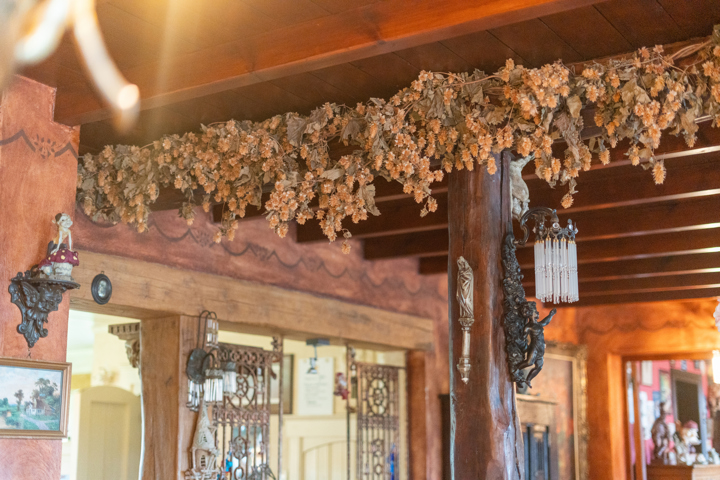 Landhuis met magazijnen, idyllisch gelegen op 5.388 m²