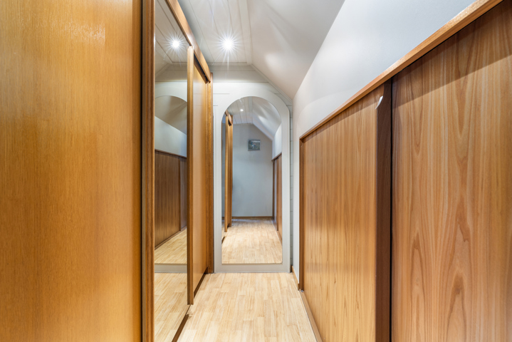 Landhuis met magazijnen, idyllisch gelegen op 5.388 m²