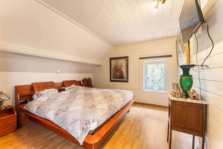 Landhuis met magazijnen, idyllisch gelegen op 5.388 m²