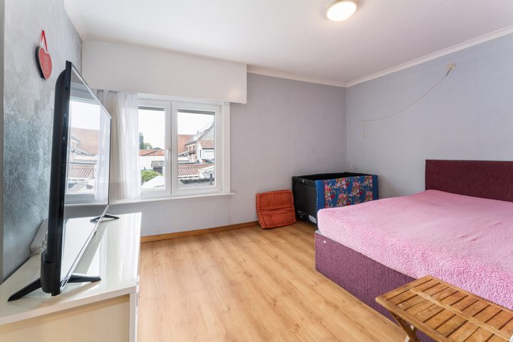 Centraal gelegen woning met afzonderlijke garage