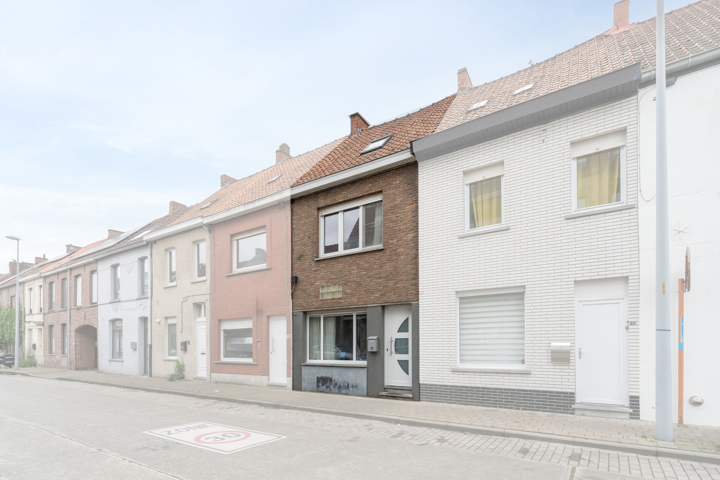 Centraal gelegen woning met afzonderlijke garage