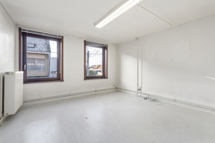 Te renoveren woonhuis op 219m²,centraal gelegen te Roeselare