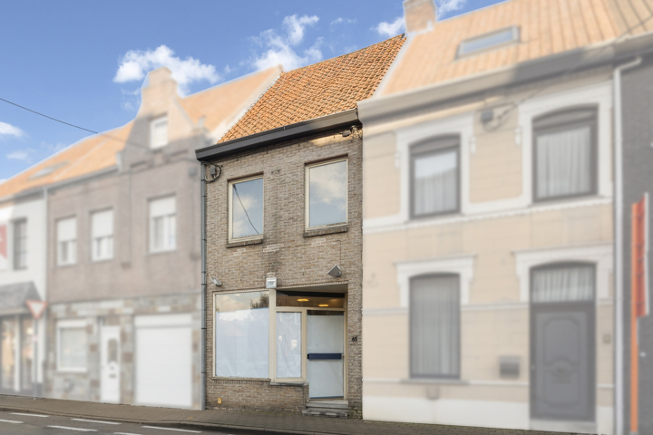 Te renoveren woonhuis op 219m²,centraal gelegen te Roeselare