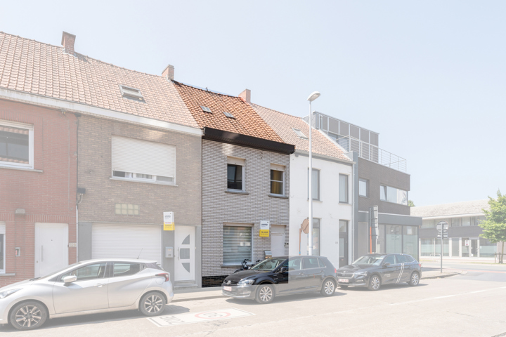 Rijwoning met terras op wandelafstand centrum Roeselare