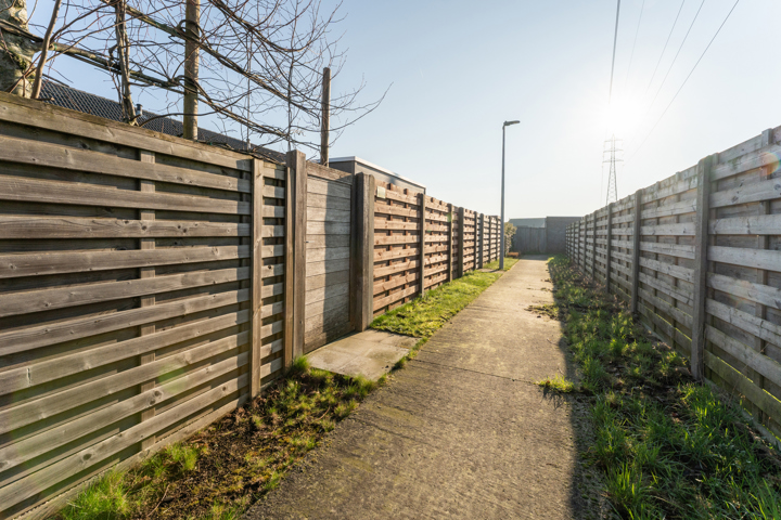 Recente HOB met 4 slpks en afzonderlijke garage te Roeselare
