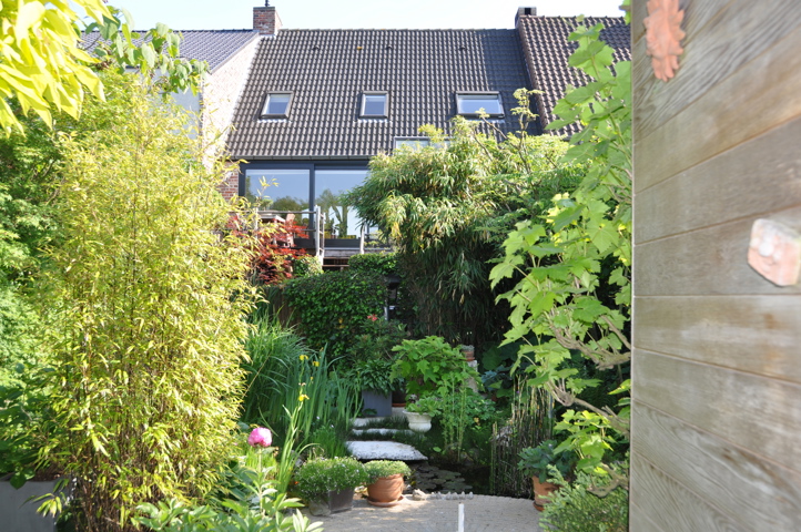 Handelsruimte met prachtige woning te koop in Roeselare!