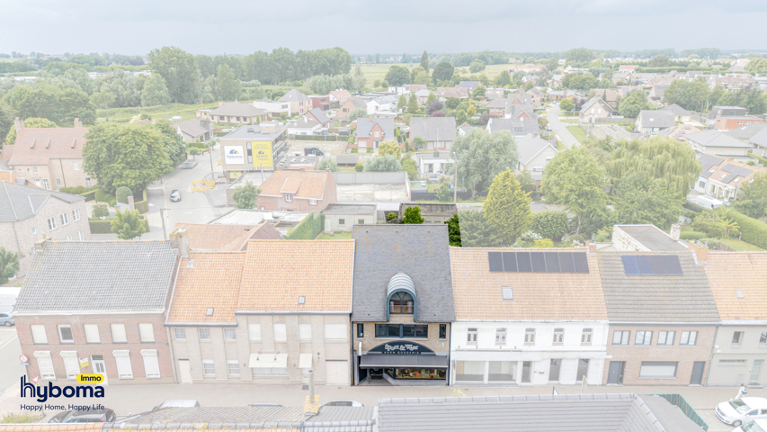 Instapklare woning met handelsruimte in centrum Kortemark