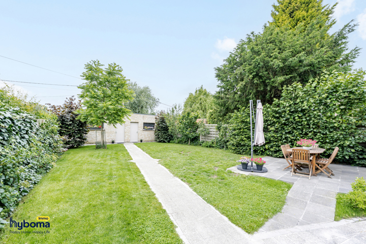 Instapklare woning met handelsruimte in centrum Kortemark