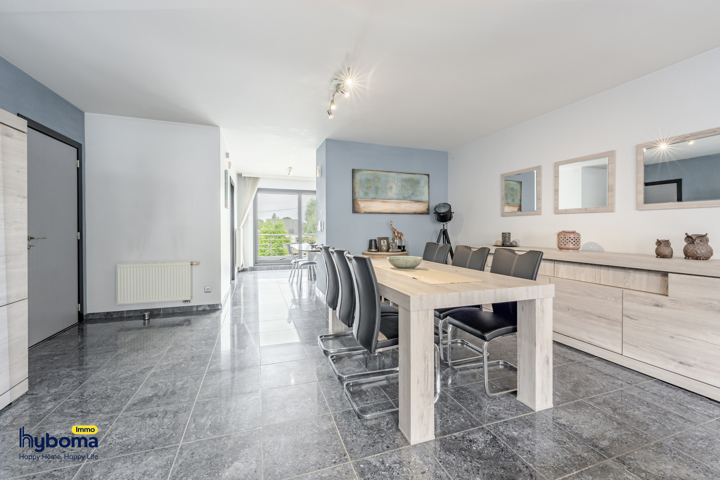 Instapklare woning met handelsruimte in centrum Kortemark