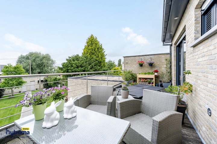 Instapklare woning met handelsruimte in centrum Kortemark