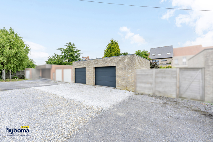 Instapklare woning met handelsruimte in centrum Kortemark