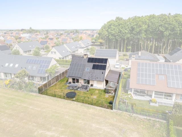 Recente vrijstaande woning met landelijk zicht