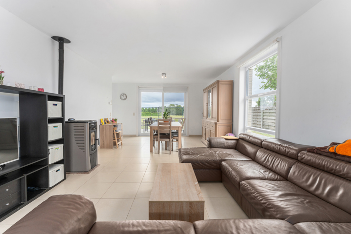 Recente vrijstaande woning met landelijk zicht