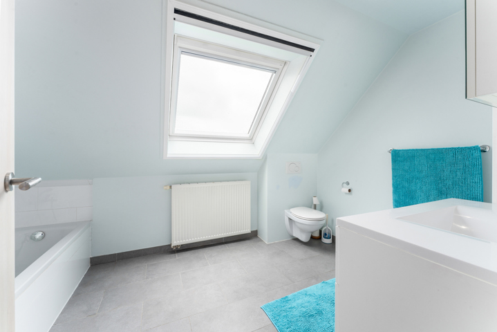 Recente vrijstaande woning met landelijk zicht
