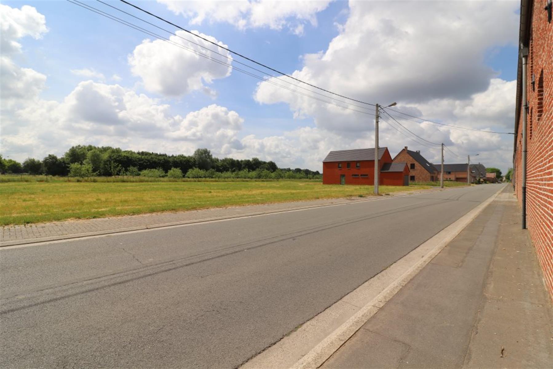 Terrain à bâtir - belle orientation - largeur : 18m