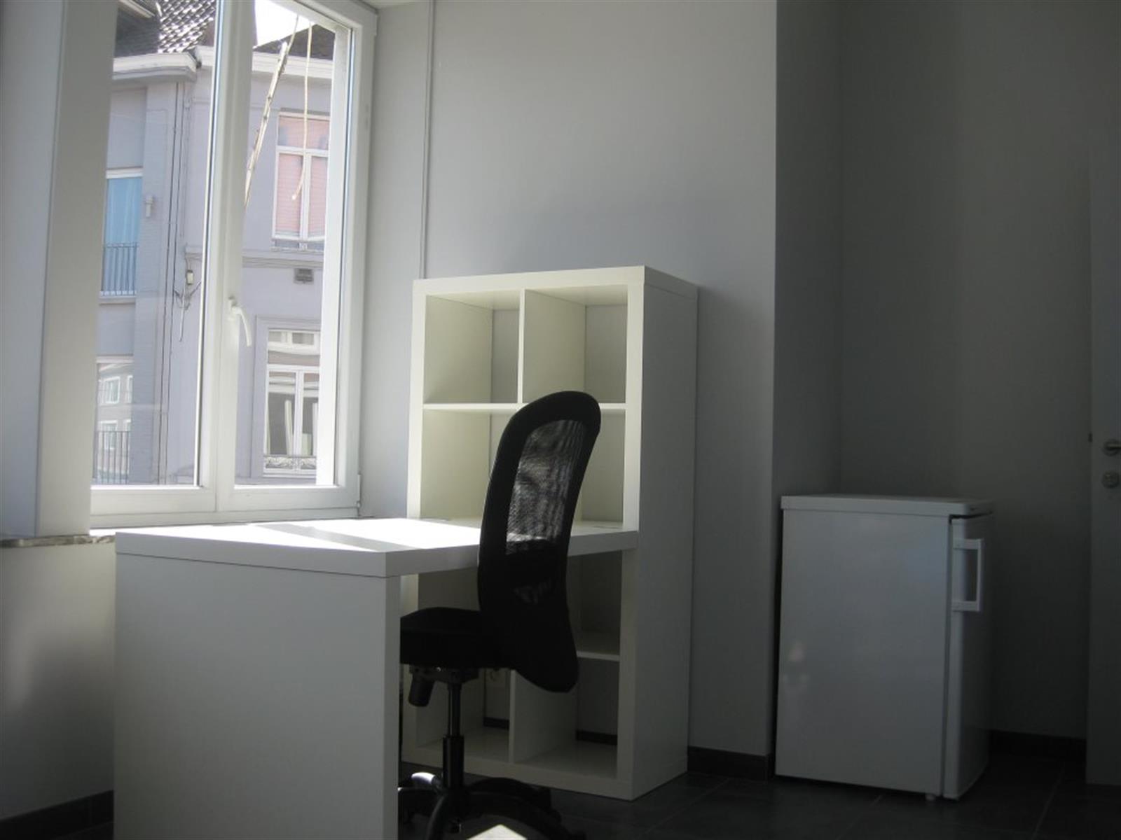 Chambre meublée pour ETUDIANT 2ème étage avec terrasse