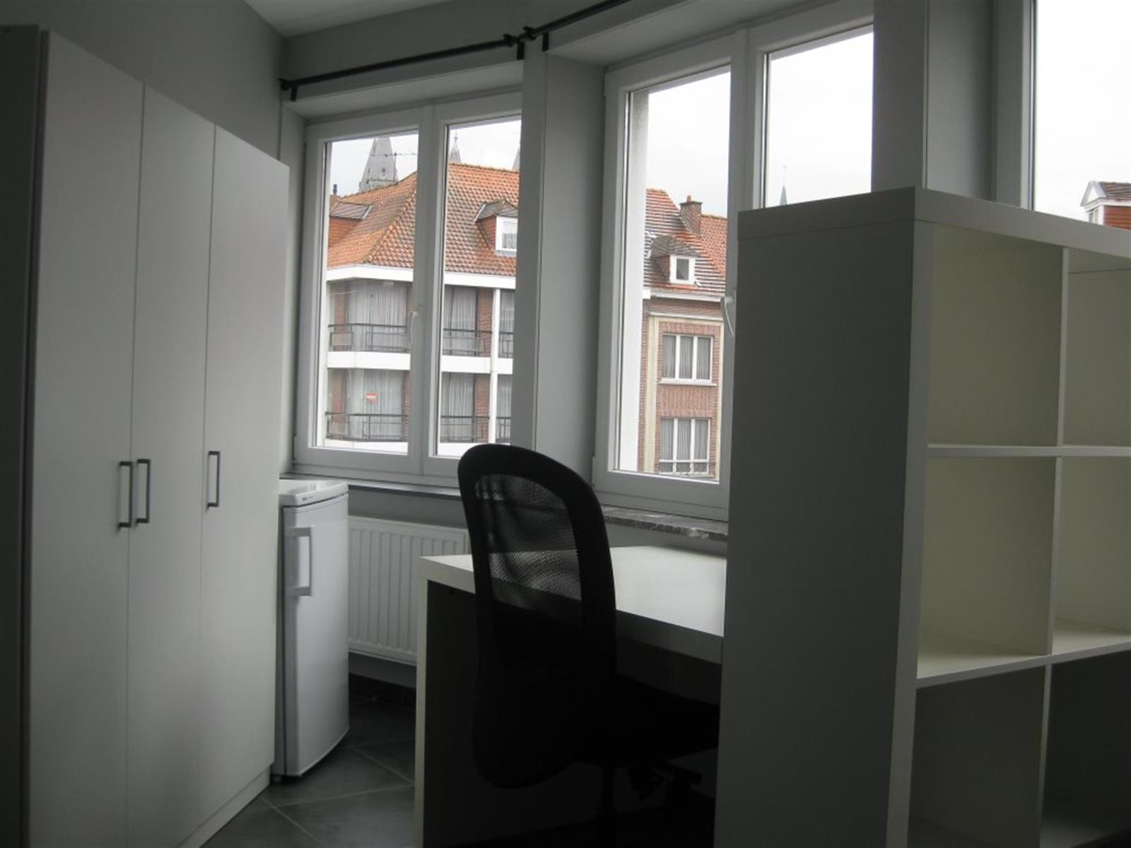 Chambre meublée pour ETUDIANT 2ème étage