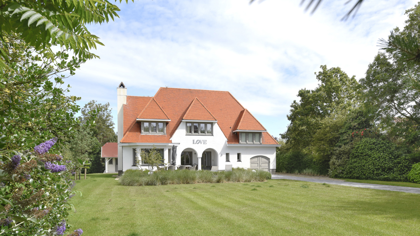 Charmante Zoute villa in een paadje nabij Dominicanenkerkje