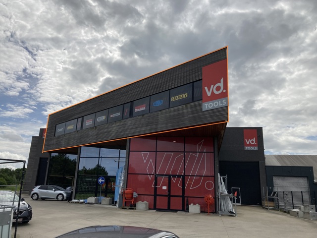 WETTEREN - Instapklaar kantoor op topligging! 21