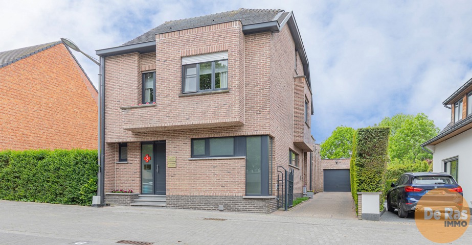 NIEUWERKERKEN - GROTE WONING MET PRAKTIJK 28