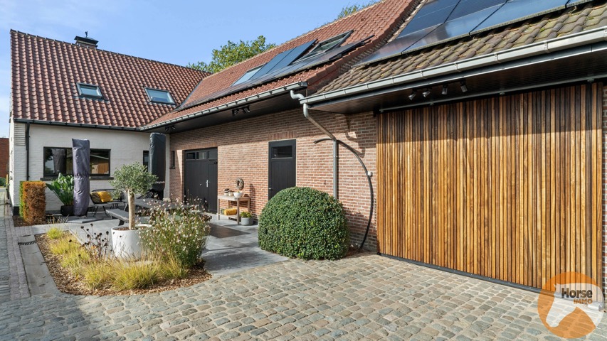 ZOTTEGEM - Instapklare, ruime charmewoning op 25 are 4