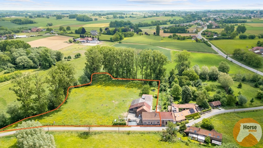 HERNE - Gerenoveerde woning met hangar op +-75a 26