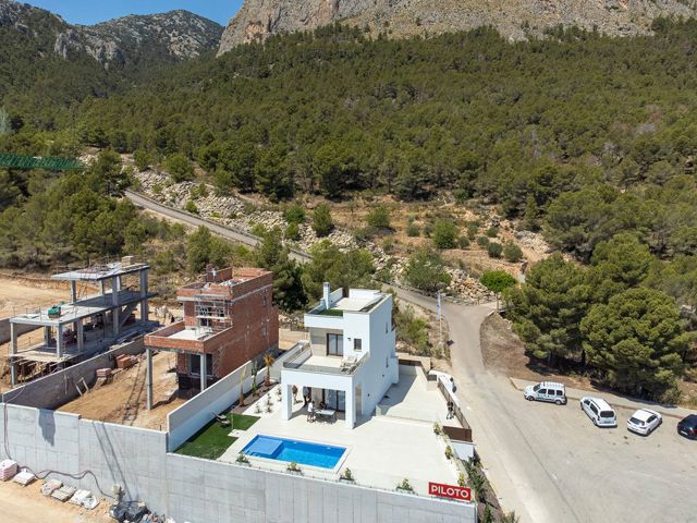 SPANJE -Villa rustgevende locatie zeezicht-bergflank. 3