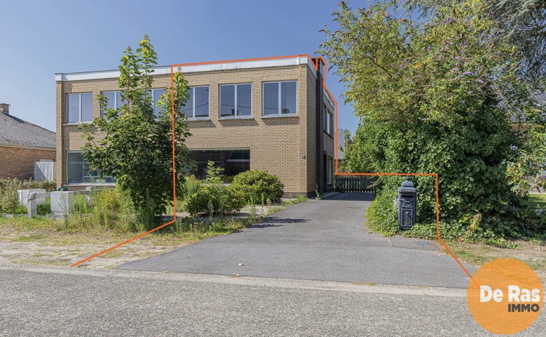 BERLARE- Centraal gelegen renovatiewoning 8