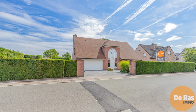 ERONDEGEM -  Prachtige villa in rustige straat nabij E40 25