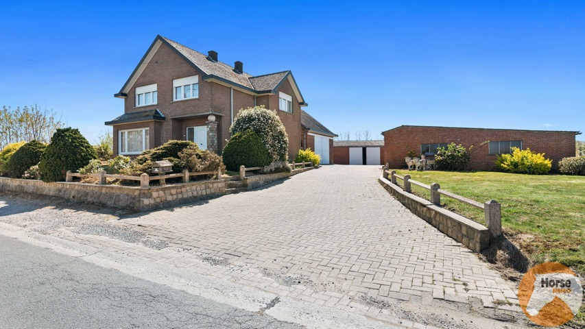 AARSCHOT - Ruime woning met bijgebouwen op 17a50ca 11