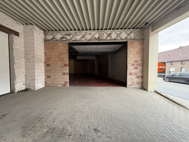 VLIERZELE - Opslagruimte vlakbij de invalsweg. 4