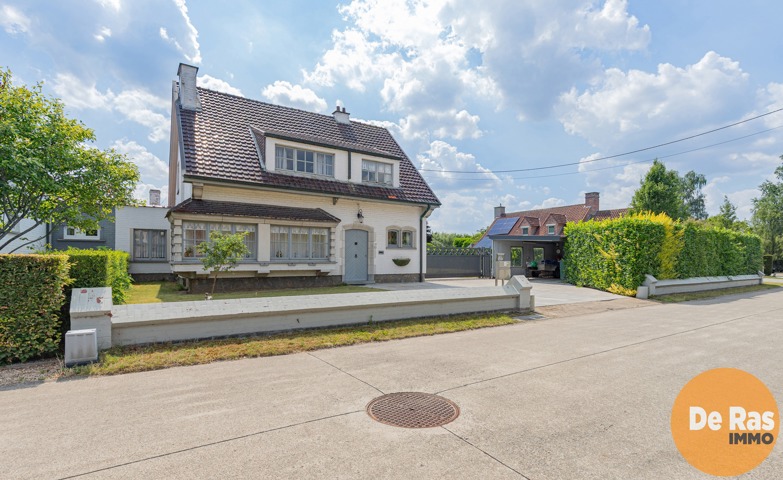 AALST– Halfopen bebouwing met villa-allure op 3114 m² 9
