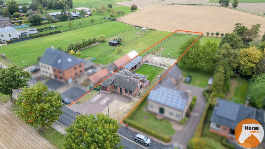 BILZEN-HOESELT - Gerenoveerde woning met paardenstal 9