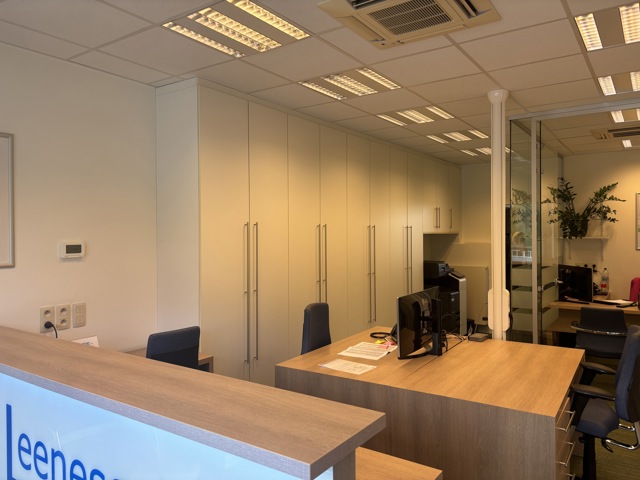 ERONDEGEM - Kantoor op toplocatie 22