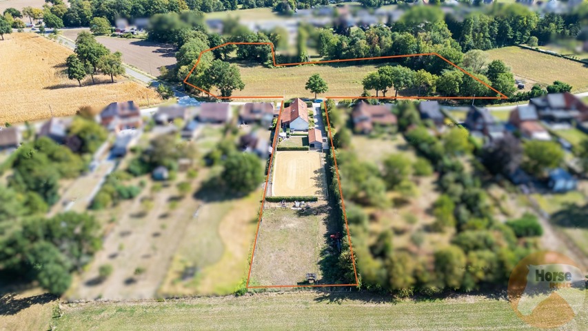 HAM - Langgevelhoeve met stallen en piste op 1ha5 27