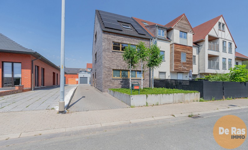 NIEUWERKERKEN - Recent kantoorgebouw met magazijn 26