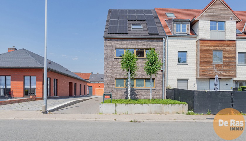 NIEUWERKERKEN - Verder af te werken woning met magazijn 23