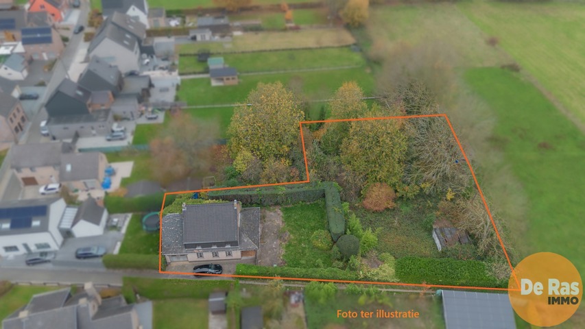 HILLEGEM - Te renoveren woning op een unieke locatie 4