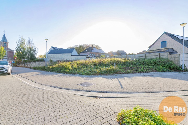 WANZELE - Mooie bouwgrond, HOB, centrum Wanzele 1